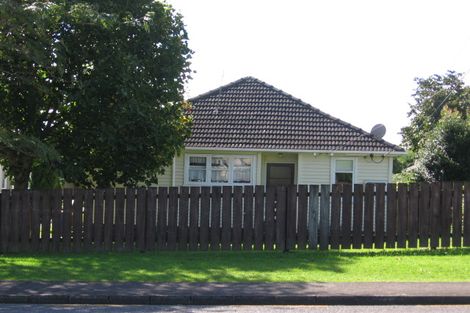 Photo of property in 7 Kotuku Street, Te Atatu Peninsula, Auckland, 0610