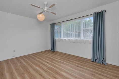 Photo of property in 31 Shearwater Street, One Tree Point, 0118