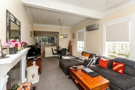 Photo of property in 18 Bracken Street, New Plymouth, 4310