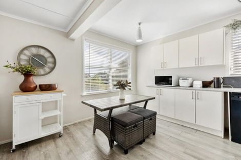 Photo of property in 265 Hepburn Road, Glendene, Auckland, 0602