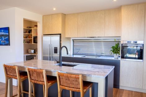 Photo of property in 31 Kirimoko Crescent, Wanaka, 9305