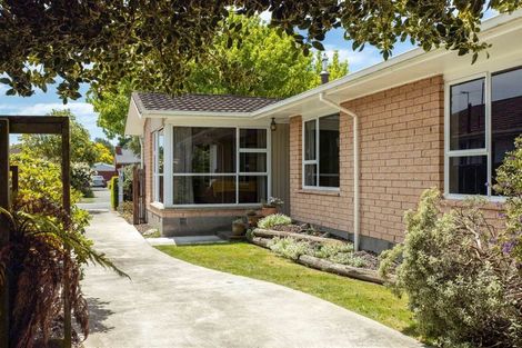Photo of property in 39 Kent Lodge Avenue, Avonhead, Christchurch, 8042