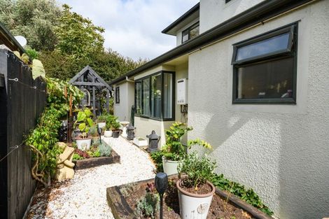 Photo of property in 18 Winston Avenue, Hokowhitu, Palmerston North, 4410