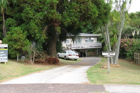 Photo of property in 1/1 Bronwyn Place, Torbay, Auckland, 0630
