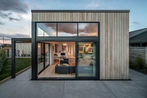 Photo of property in 17 Doug Ledgerwood Drive, Wanaka, 9305