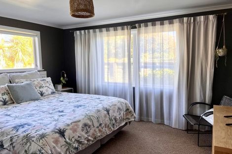Photo of property in 2 Lindale Grove, Waikanae Beach, Waikanae, 5036