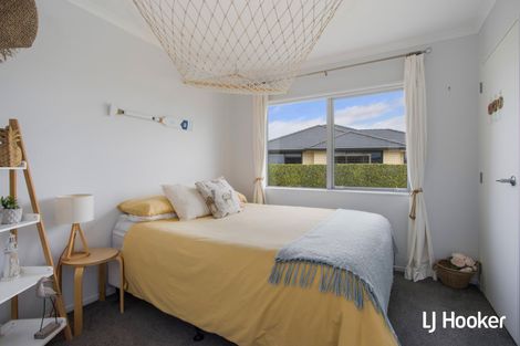 Photo of property in 16 Reel Road, Athenree, Waihi Beach, 3611