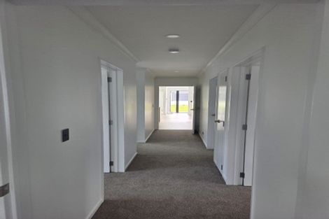 Photo of property in 3 Arohanui Road, Karaka, 2124