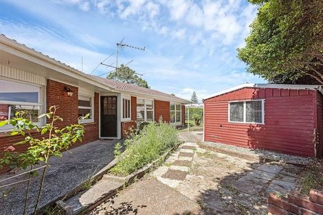 Photo of property in 50 Edgewater Drive, Pakuranga, Auckland, 2010