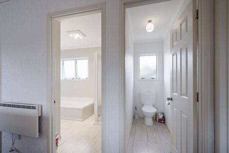 Photo of property in 430 Mangorei Road, Highlands Park, New Plymouth, 4312