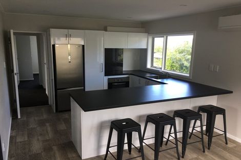 Photo of property in 3/175 Queens Drive, Lyall Bay, Wellington, 6022