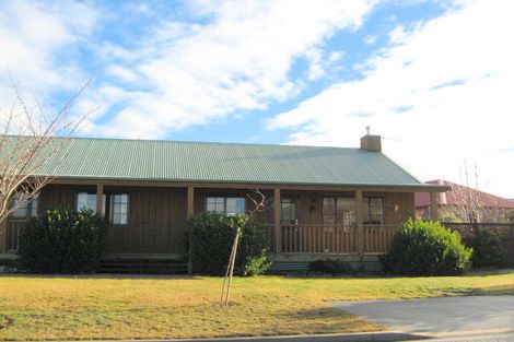 Photo of property in 3 Glenfinnon Place, Wanaka, 9305