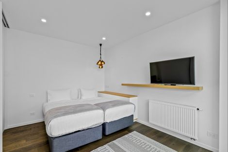 Photo of property in 1 Highlands Close, Queenstown, 9300