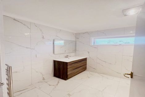 Photo of property in 82 Muir Avenue, Mangere Bridge, Auckland, 2022