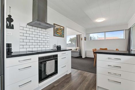 Photo of property in 93c Clemow Road, Fitzroy, New Plymouth, 4312