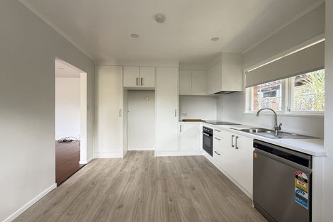 Photo of property in 1/40 Ocean View Road, Northcote, Auckland, 0627
