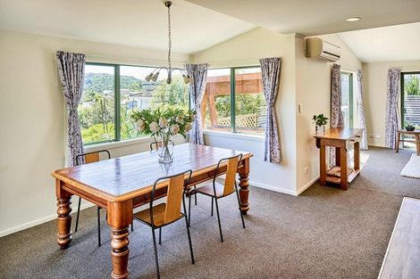 Photo of property in 42f James Cook Drive, Whitby, Porirua, 5024