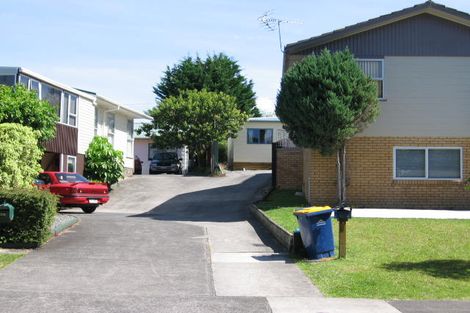 Photo of property in 1/60 Cockayne Crescent, Sunnynook, Auckland, 0620