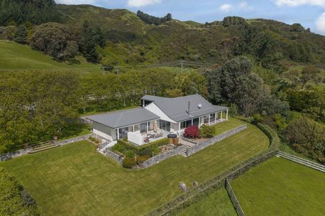 Photo of property in 86 Emerald Glen Road, Paekakariki, 5032