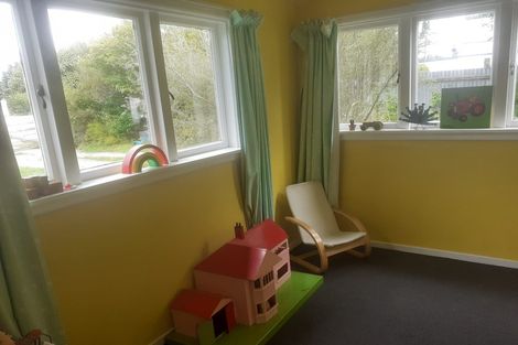 Photo of property in 15 High Street, Hawarden, 7385