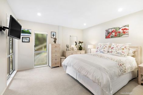 Photo of property in 2/279 Karaka Bay Road, Karaka Bays, Wellington, 6022