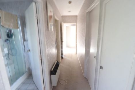 Photo of property in 1 Ngatoa Place, Glenfield, Auckland, 0629