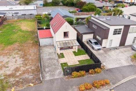 Photo of property in 100 Grafton Street, Waltham, Christchurch, 8011