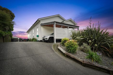 Photo of property in 2 Lambert Way, Paraparaumu, 5032