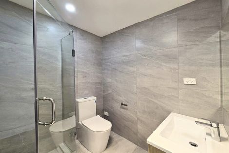 Photo of property in 8 Lewis Road, Pakuranga, Auckland, 2010