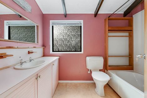 Photo of property in 13 Makiri Street, Helensville, 0800