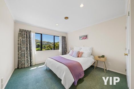 Photo of property in 6 Derry Hill, Churton Park, Wellington, 6037