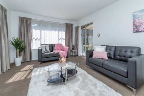 Photo of property in 19 Sturrocks Road, Redwood, Christchurch, 8051