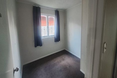 Photo of property in 5 Denver Avenue, Sunnyvale, Auckland, 0612