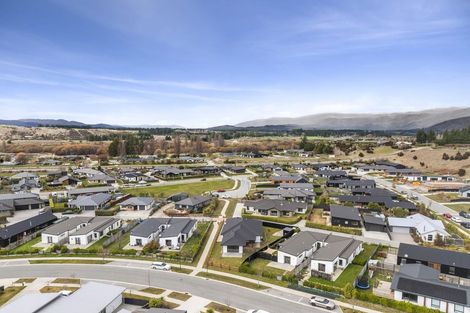 Photo of property in 40 Marbleleaf Lane, Albert Town, Wanaka, 9305