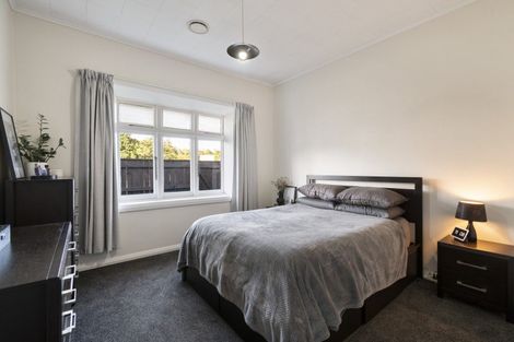 Photo of property in 33 Featherston Street, Takaro, Palmerston North, 4412
