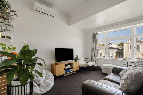 Photo of property in 11 Caroline Street, Mount Victoria, Wellington, 6011