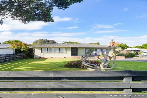 Photo of property in 46 Taikata Road, Te Atatu Peninsula, Auckland, 0610