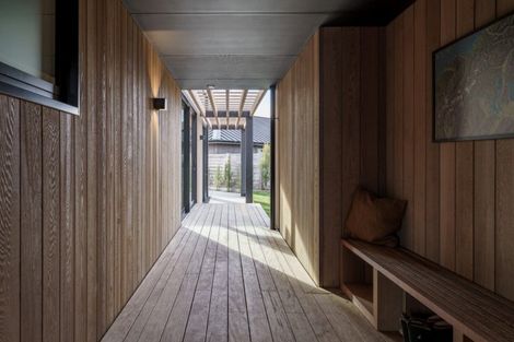 Photo of property in 17 Doug Ledgerwood Drive, Wanaka, 9305