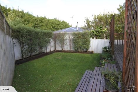 Photo of property in 11 Firle Place, Green Bay, Auckland, 0604