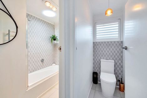 Photo of property in 6 Tyne Road, Forrest Hill, Auckland, 0620