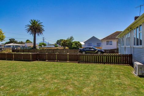 Photo of property in 28 Waihi Road, Hawera, 4610