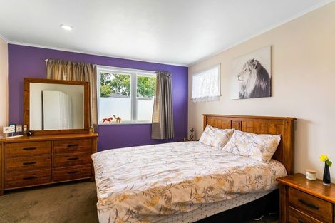 Photo of property in 1/102 Mcleod Road, Te Atatu South, Auckland, 0610