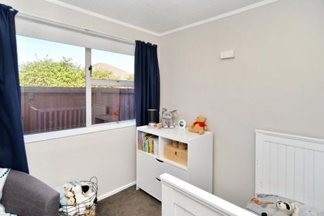 Photo of property in 10 Salford Avenue, Redwood, Christchurch, 8051