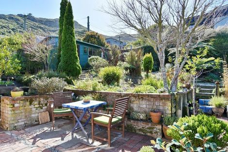Photo of property in 4 Somes Road, Lyttelton, 8082
