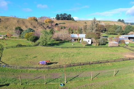 Photo of property in 2966 State Highway 2, Waipukurau, 4281