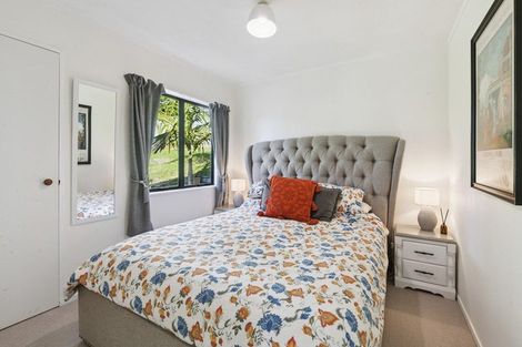 Photo of property in 10 Emery Grove, Bayview, Auckland, 0629