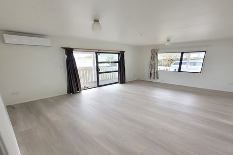 Photo of property in 1/100 Birkdale Road, Birkdale, Auckland, 0626