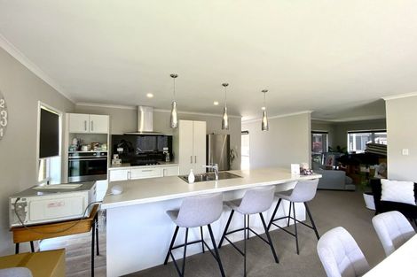 Photo of property in 6 Cory Jane Grove, Riverstone Terraces, Upper Hutt, 5018
