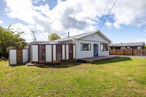 Photo of property in 10 Miranda Street, Stratford, 4332