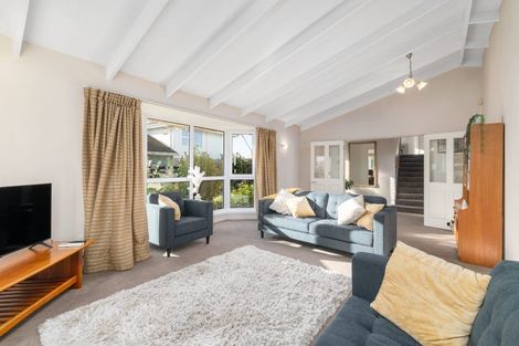 Photo of property in 18 Delaware Crescent, Russley, Christchurch, 8042